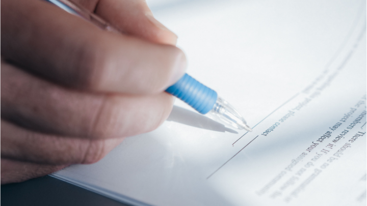 Contractual compliance requirements for outsourced IT projects in regulated industries